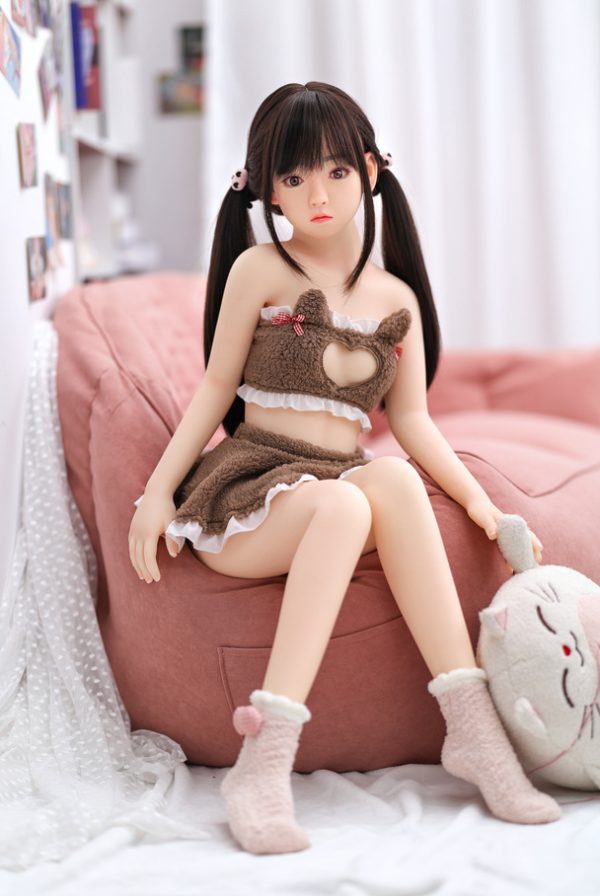 Zeitlose Muse Mit Sanfter Körpersprache Und Europäisch Inspiriertem Design