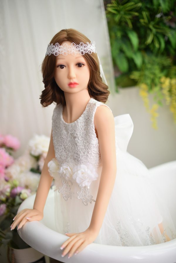 Verführerische Europäische Begleiterin mit Lebensechter Haut Und Unverfänglichem Lächeln