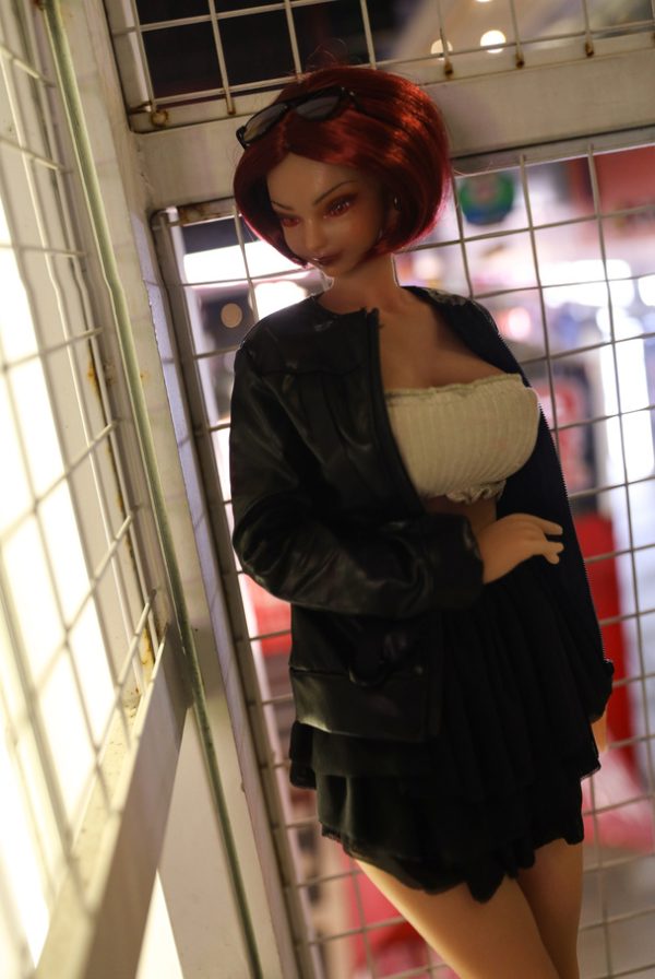 Premiumlady mit Feiner Hauttextur Und Einem Ausdruck Tiefer Gelassenheit